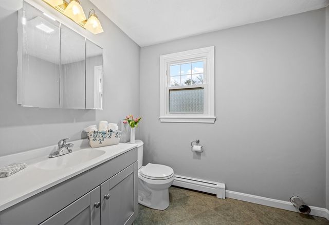 128 Quaker Meeting House Rd, Sandwich, MA 02537