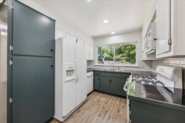 5700 Garden Oaks DR, Austin, TX 78745