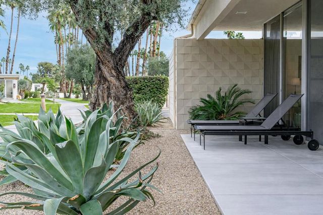 100 Desert Lakes Drive, Palm Springs, CA 92264