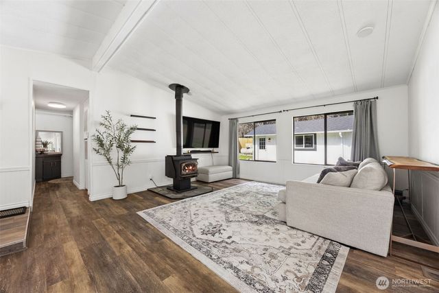 30428 Cumberland Kanaskat Road SE, Ravensdale, WA 98051