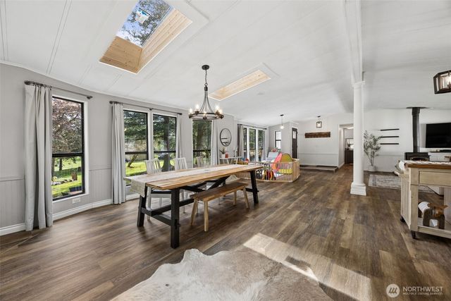 30428 Cumberland Kanaskat Road SE, Ravensdale, WA 98051