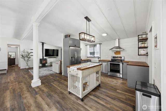 30428 Cumberland Kanaskat Road SE, Ravensdale, WA 98051