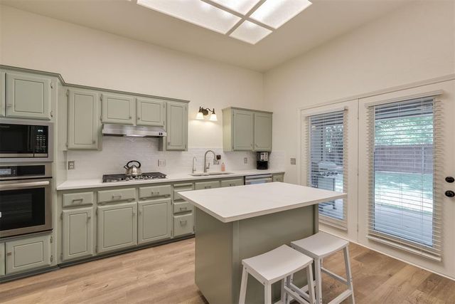 19 N Rockypoint Drive, Edmond, OK 73003
