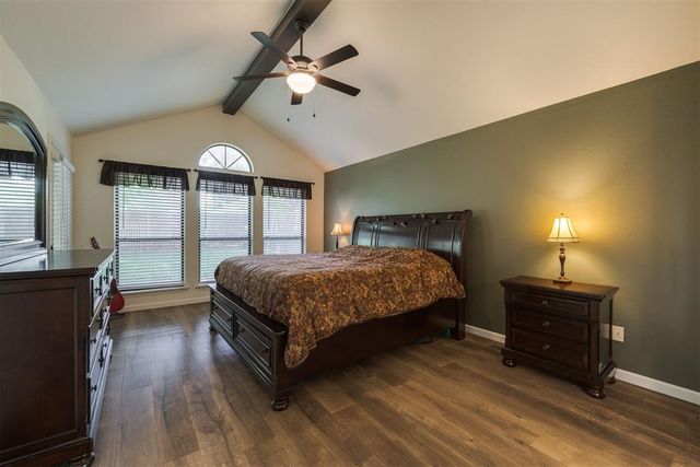 19 N Rockypoint Drive, Edmond, OK 73003