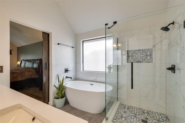 19 N Rockypoint Drive, Edmond, OK 73003