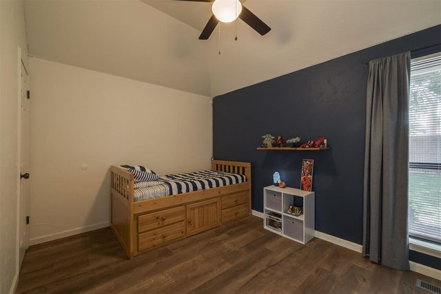 19 N Rockypoint Drive, Edmond, OK 73003