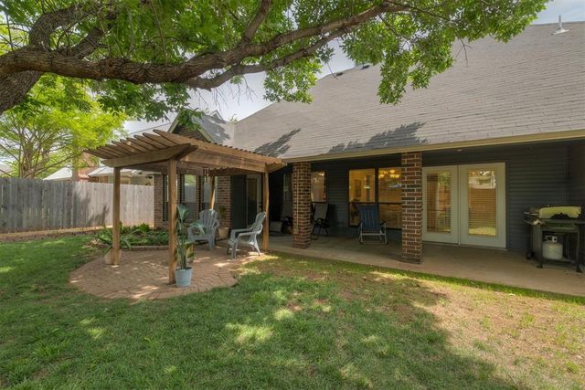 19 N Rockypoint Drive, Edmond, OK 73003