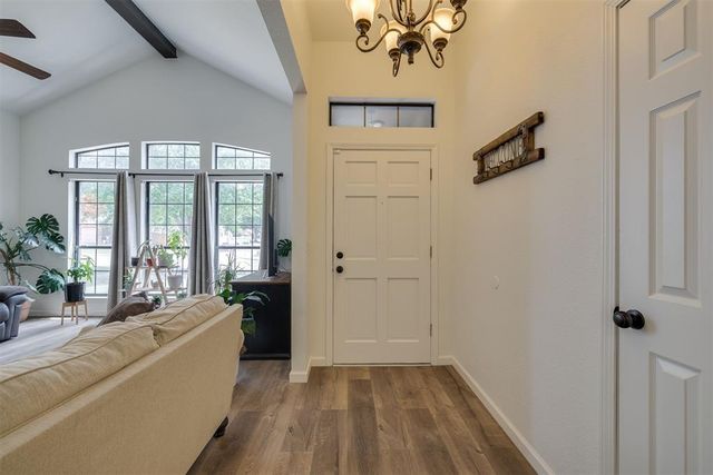 19 N Rockypoint Drive, Edmond, OK 73003