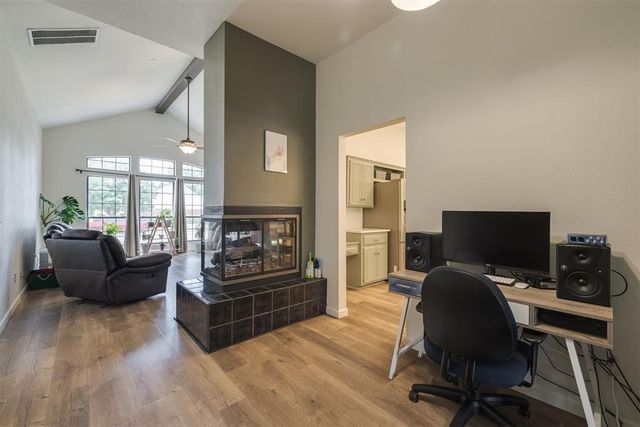 19 N Rockypoint Drive, Edmond, OK 73003