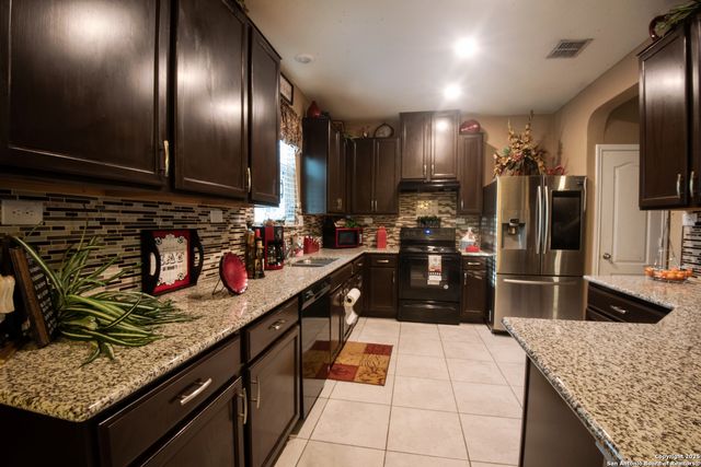 9643 Pleasanton Bluff, San Antonio, TX 78221