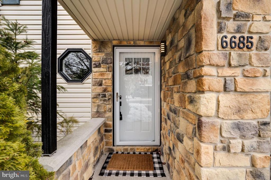 6685 JEFFERSON CT, New Tripoli, PA 18066