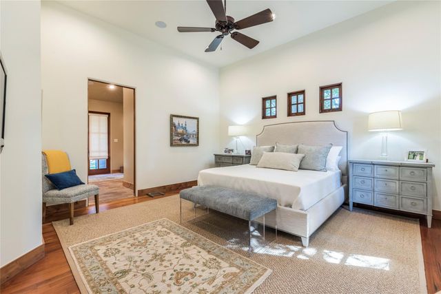 131 Plaza Escondido, Horseshoe Bay, TX 78657