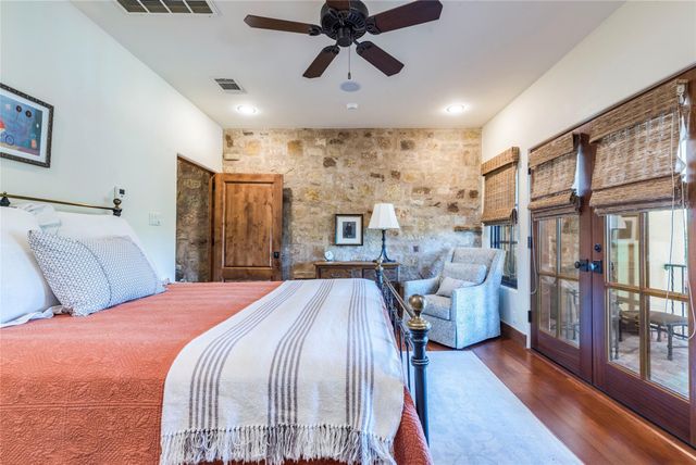 131 Plaza Escondido, Horseshoe Bay, TX 78657