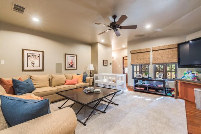 131 Plaza Escondido, Horseshoe Bay, TX 78657