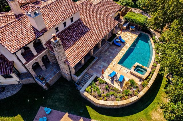 131 Plaza Escondido, Horseshoe Bay, TX 78657