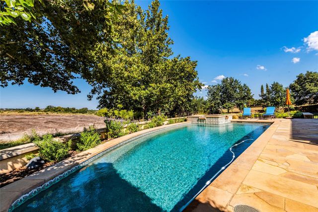 131 Plaza Escondido, Horseshoe Bay, TX 78657