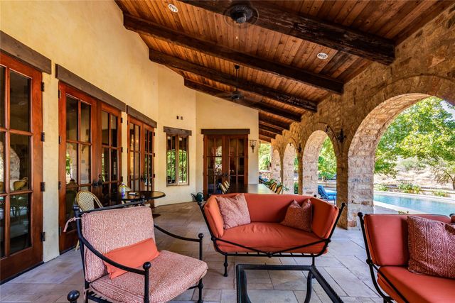 131 Plaza Escondido, Horseshoe Bay, TX 78657