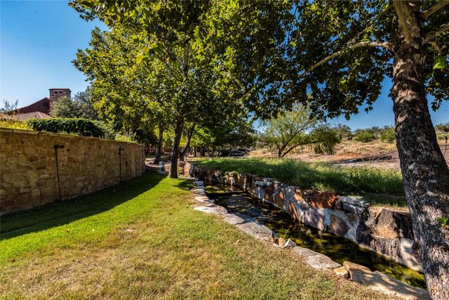 131 Plaza Escondido, Horseshoe Bay, TX 78657
