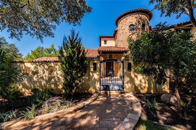 131 Plaza Escondido, Horseshoe Bay, TX 78657