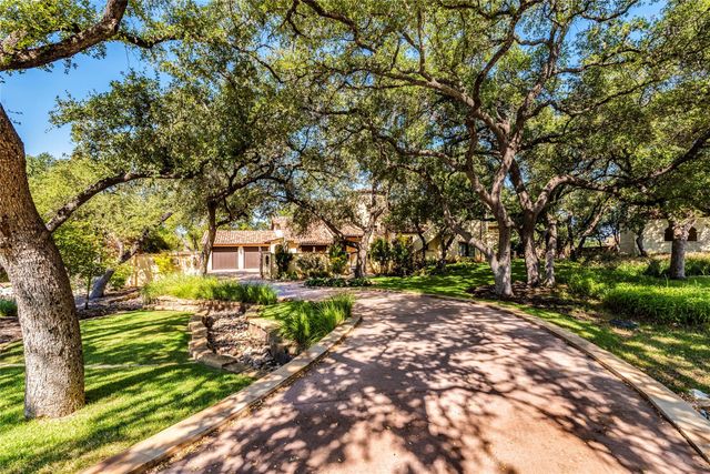 131 Plaza Escondido, Horseshoe Bay, TX 78657