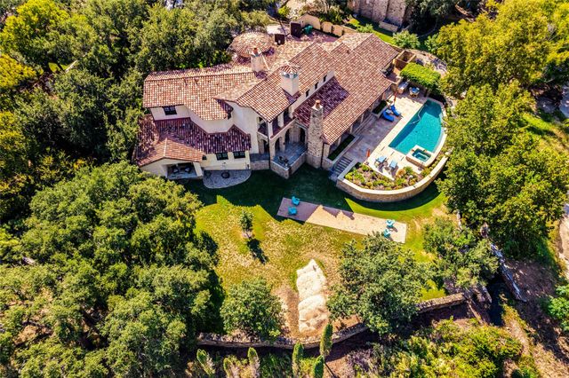 131 Plaza Escondido, Horseshoe Bay, TX 78657