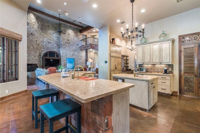 131 Plaza Escondido, Horseshoe Bay, TX 78657