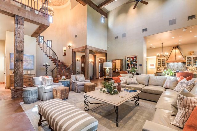 131 Plaza Escondido, Horseshoe Bay, TX 78657