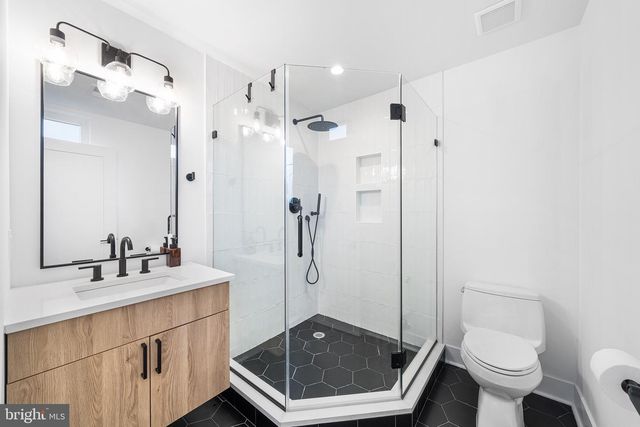 2512 E CUMBERLAND ST, Philadelphia, PA 19125