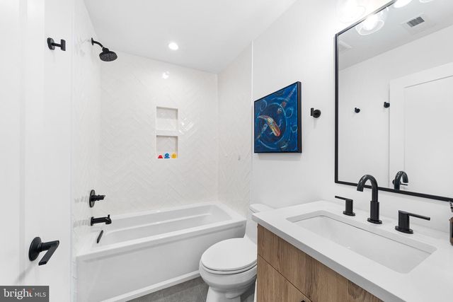 2512 E CUMBERLAND ST, Philadelphia, PA 19125