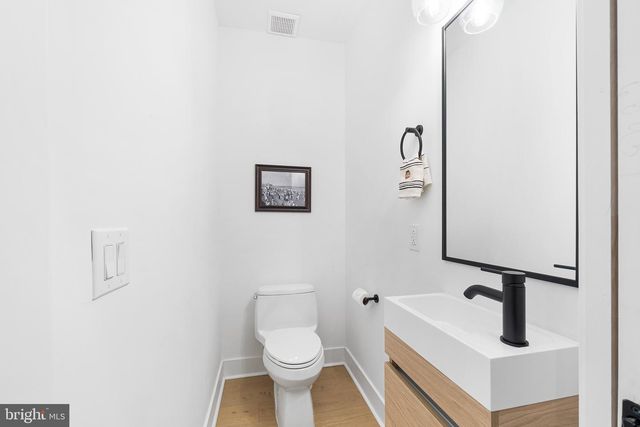 2512 E CUMBERLAND ST, Philadelphia, PA 19125