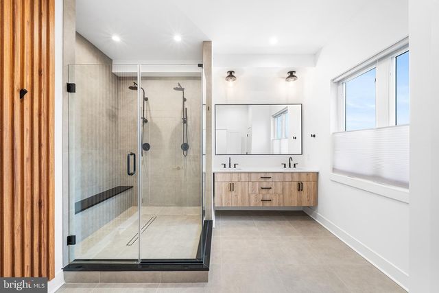 2512 E CUMBERLAND ST, Philadelphia, PA 19125