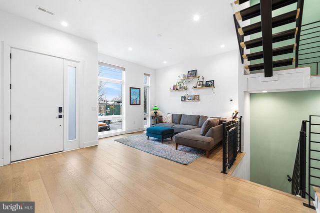 2512 E CUMBERLAND ST, Philadelphia, PA 19125