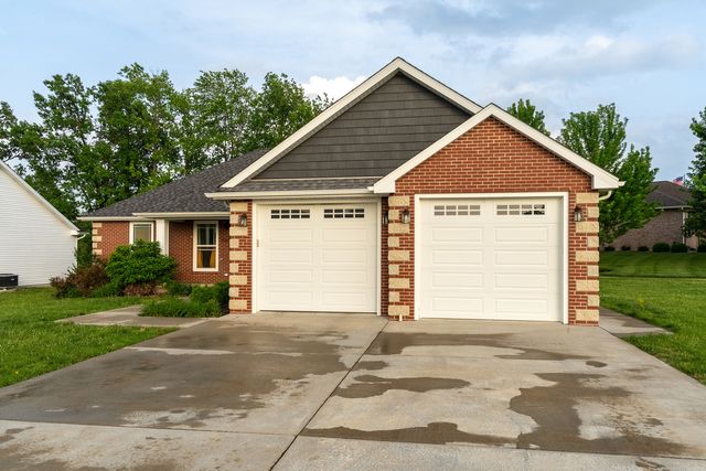 1503 Champions Drive, Marion, IL 62959
