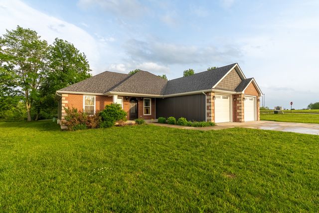 1503 Champions Drive, Marion, IL 62959