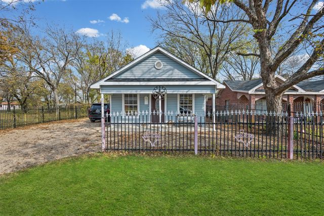 2002 NE Main Street, Ennis, TX 75119