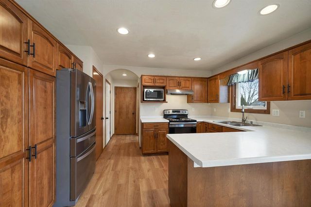 1225 DREWS DRIVE, De Pere, WI 54115