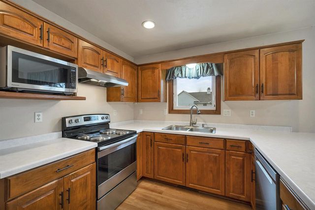 1225 DREWS DRIVE, De Pere, WI 54115