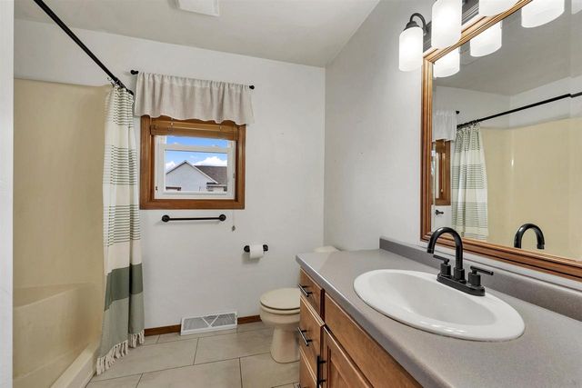 1225 DREWS DRIVE, De Pere, WI 54115