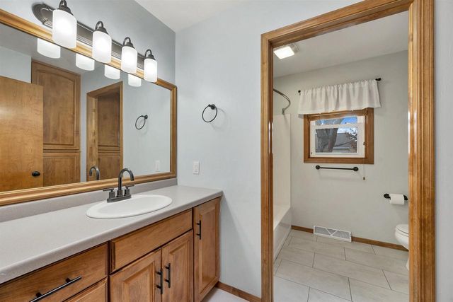 1225 DREWS DRIVE, De Pere, WI 54115