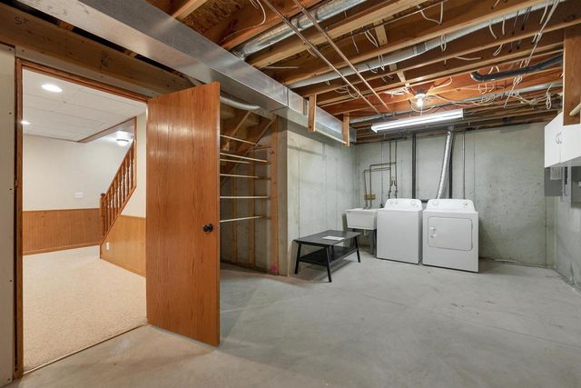 1225 DREWS DRIVE, De Pere, WI 54115