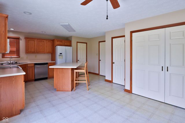 12875 John Charles N, Camby, IN 46113