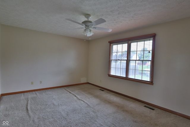 12875 John Charles N, Camby, IN 46113