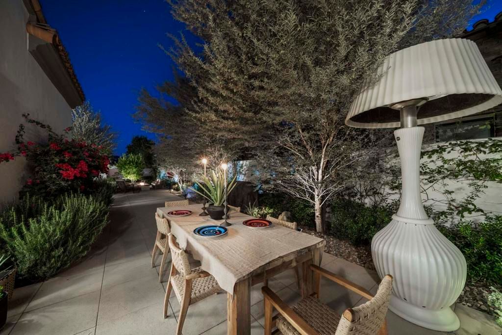Image 14 of property listing at 76372 Via Saturnia, Indian Wells, CA 92210