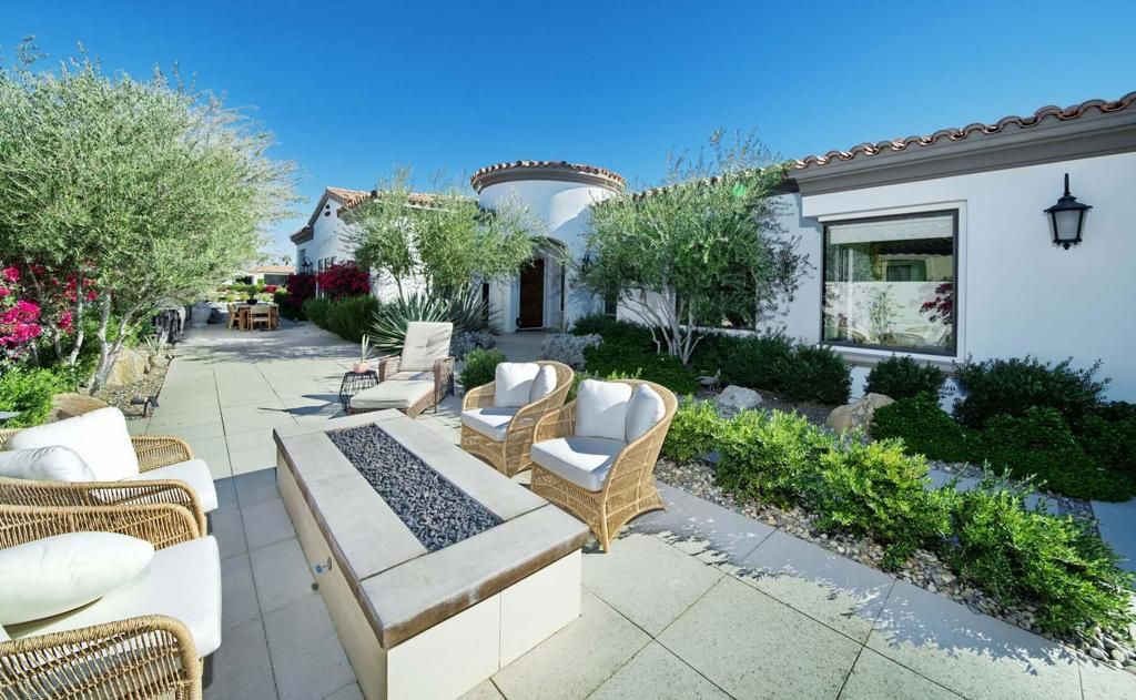 Image 9 of property listing at 76372 Via Saturnia, Indian Wells, CA 92210