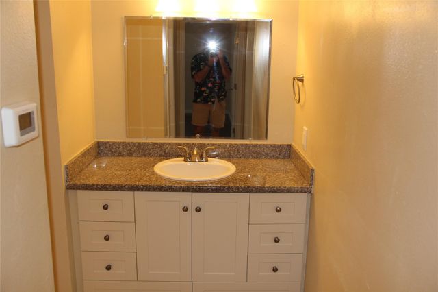 10110 Westview Drive 1008, Houston, TX 77043