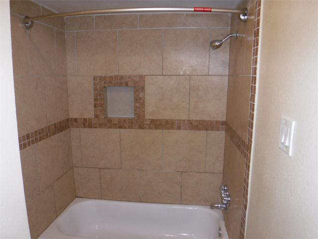 10110 Westview Drive 1008, Houston, TX 77043