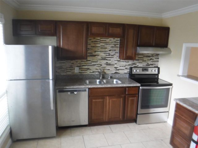 10110 Westview Drive 1008, Houston, TX 77043