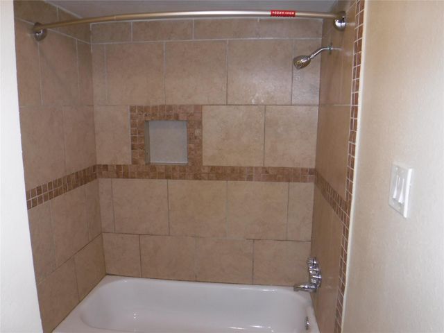 10110 Westview Drive 1008, Houston, TX 77043