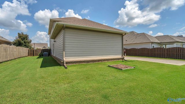 4412 Lake Willow Blvd SE, Owens Cross Roads, AL 35763