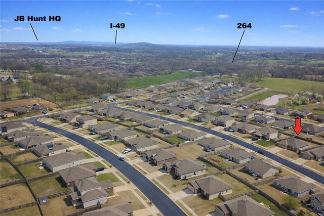 2403 Hickory Wood Avenue, Lowell, AR 72745